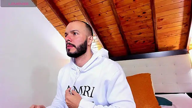 Snapshot of Tom_Bailey chatting on 10/10/25, 12:59 Tom Bailey online show from 10/10/25, 12:59