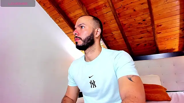 Snapshot of Tom_Bailey chatting on 10/25/25, 12:45 Tom Bailey online show from 10/25/25, 12:45