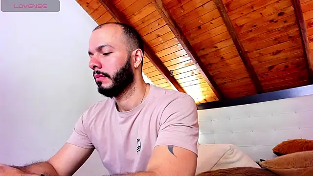 Snapshot of Tom_Bailey chatting on 10/28/25, 12:41 Tom Bailey online show from 10/28/25, 12:41