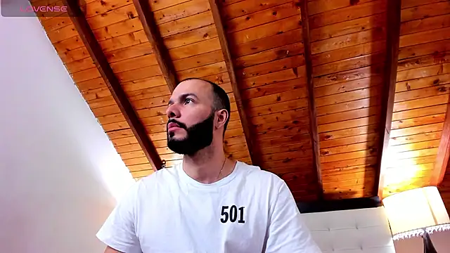 Snapshot of Tom_Bailey chatting on 11/01/25, 01:02 Tom Bailey online show from 11/01/25, 01:02