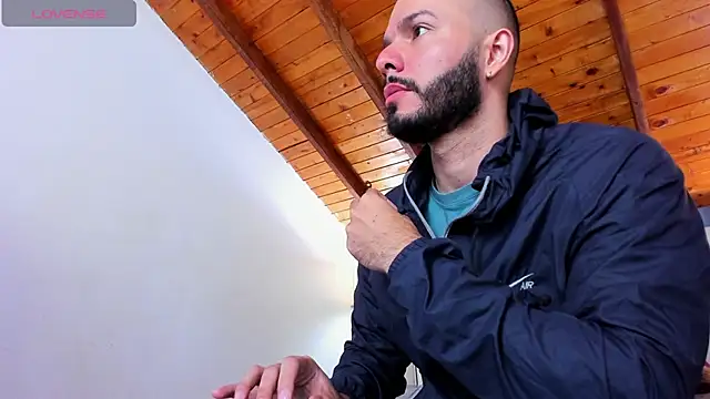 Snapshot of Tom_Bailey chatting on 11/07/25, 01:11 Tom Bailey online show from 11/07/25, 01:11