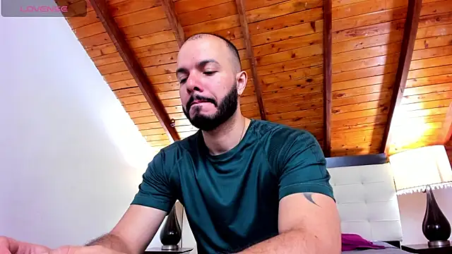 Snapshot of Tom_Bailey chatting on 11/08/25, 01:11 Tom Bailey online show from 11/08/25, 01:11