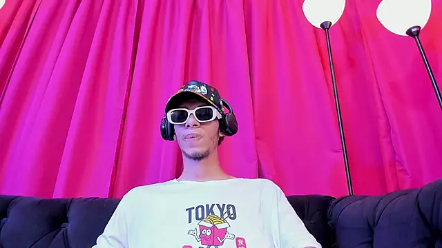 Snapshot of TomyMosterCock chatting on 01/18/25, 02:36 TomyMosterCock online show from 01/18/25, 02:36