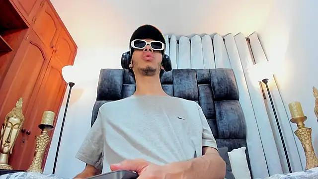 Snapshot of TomyMosterCock chatting on 01/22/25, 03:31 TomyMosterCock online show from 01/22/25, 03:31