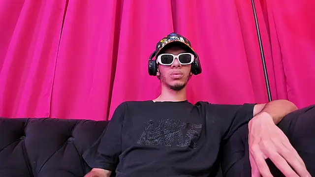 Snapshot of TomyMosterCock chatting on 01/30/25, 03:33 TomyMosterCock online show from 01/30/25, 03:33