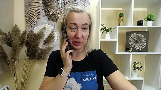 Snapshot of Amor_fati_ chatting on 09/09/25, 01:32 Amor fati online show from 09/09/25, 01:32