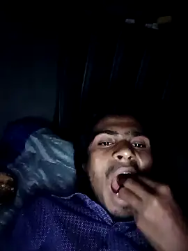 Snapshot of Yasha_14C_Creator chatting on 11/29/25, 05:38 Yasha 14C Creator online show from 11/29/25, 05:38