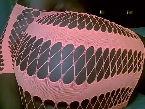 Snapshot of Its_tyra chatting on 10/08/25, 06:16 Its tyra online show from 10/08/25, 06:16