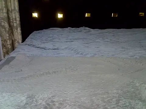 Snapshot of Its_tyra chatting on 10/22/25, 05:34 Its tyra online show from 10/22/25, 05:34