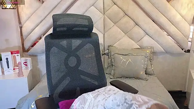 leslyflorez online show from 01/29/25, 09:50