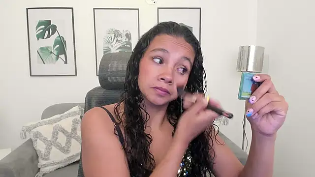 leslyflorez online show from 02/14/25, 09:21