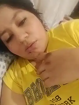 Snapshot of keterinjones--11 chatting on 10/17/25, 08:06 keterinjones--11 online show from 10/17/25, 08:06