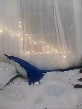 Snapshot of keterinjones--11 chatting on 11/11/25, 01:16 keterinjones--11 online show from 11/11/25, 01:16