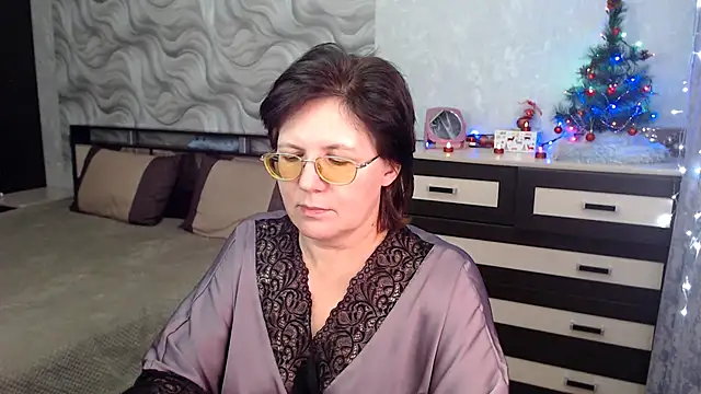 Snapshot of VitaCharm chatting on 01/04/25, 10:34 VitaCharm online show from 01/04/25, 10:34