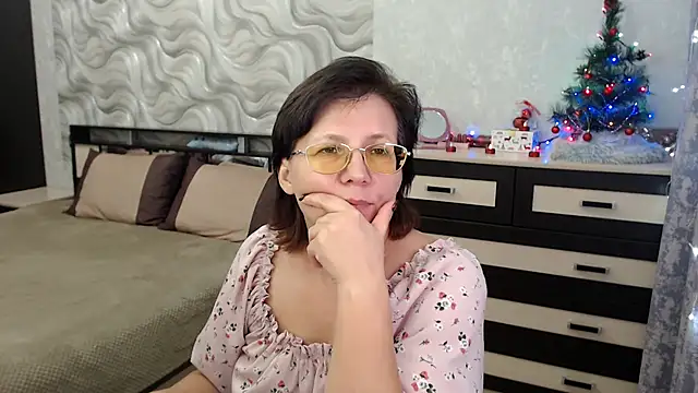 Snapshot of VitaCharm chatting on 01/10/25, 10:36 VitaCharm online show from 01/10/25, 10:36