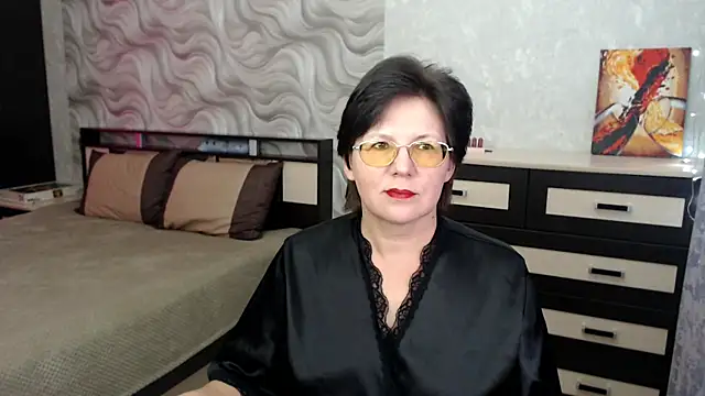 Snapshot of VitaCharm chatting on 03/19/25, 07:49 VitaCharm online show from 03/19/25, 07:49