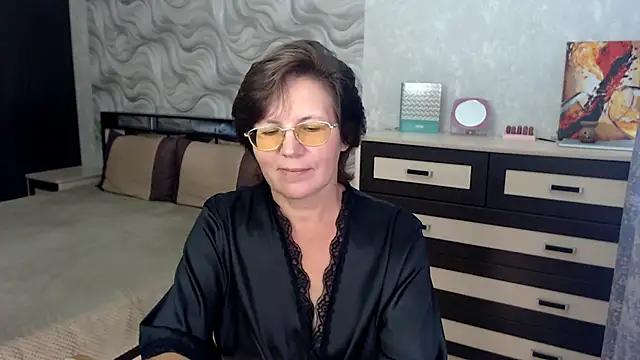 Snapshot of VitaCharm chatting on 09/08/25, 08:30 VitaCharm online show from 09/08/25, 08:30