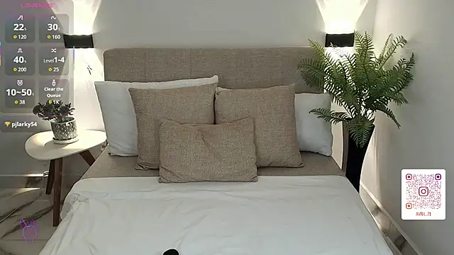 Snapshot of abril_71 chatting on 11/13/25, 04:22 abril 71 online show from 11/13/25, 04:22