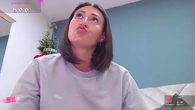 Snapshot of SharisWillian chatting on 03/01/25, 10:34 SharisWillian online show from 03/01/25, 10:34
