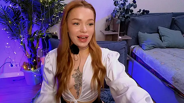 Snapshot of Lily_Yin chatting on 01/01/25, 05:11 Lily Yin online show from 01/01/25, 05:11