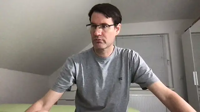 zxzx cam1 online show from 10/11/25, 05:33