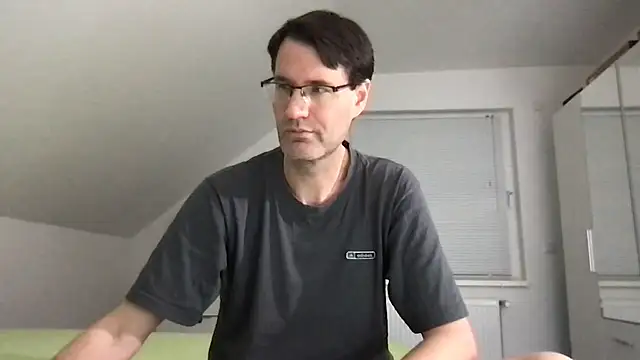 zxzx cam1 online show from 10/26/25, 05:08