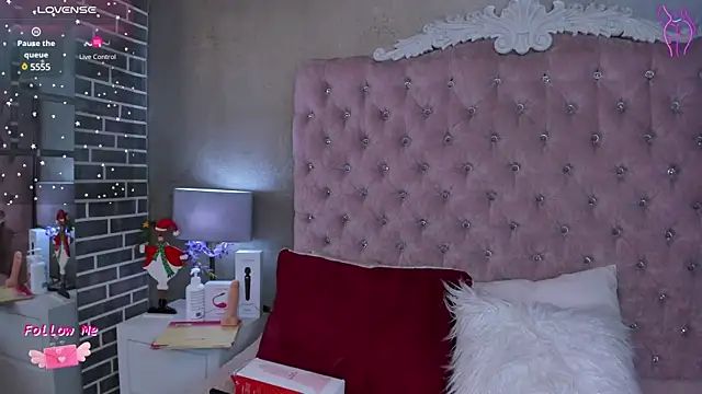 Snapshot of AdelaineBest chatting on 01/09/25, 03:36 AdelaineBest online show from 01/09/25, 03:36