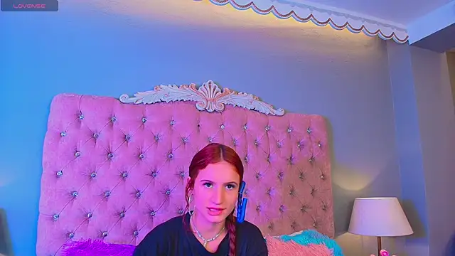 Snapshot of AdelaineBest chatting on 09/16/25, 02:56 AdelaineBest online show from 09/16/25, 02:56