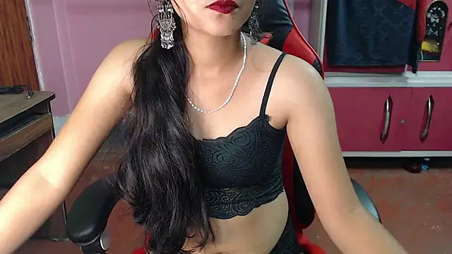 Snapshot of Angel_Alison_ chatting on 02/18/25, 06:37 Angel Alison online show from 02/18/25, 06:37