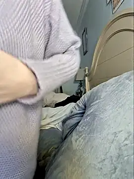 Snapshot of MilfyMrsRobinson chatting on 02/19/25, 11:57 MilfyMrsRobinson online show from 02/19/25, 11:57