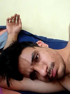 yashzae online show from 11/08/25, 11:54