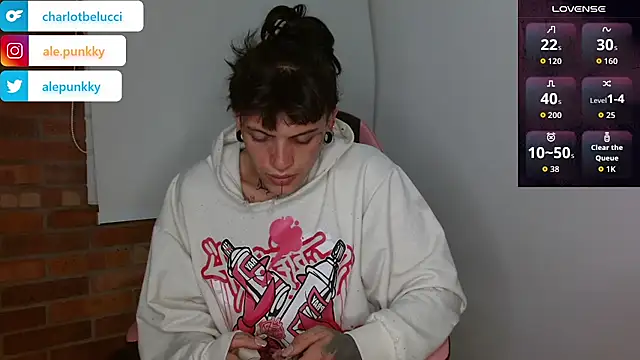 charlotbelucci  online show from 11/04/25, 09:08