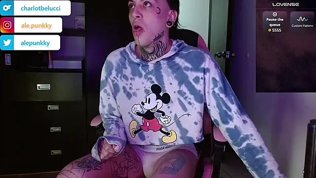 charlotbelucci  online show from 11/15/25, 08:55