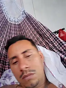 Snapshot of luissilva0071 chatting on 03/14/25, 11:00 luissilva0071 online show from 03/14/25, 11:00