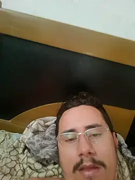 Snapshot of luissilva0071 chatting on 09/10/25, 11:43 luissilva0071 online show from 09/10/25, 11:43