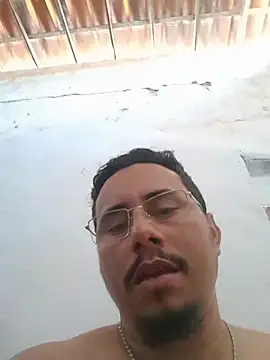 Snapshot of luissilva0071 chatting on 10/29/25, 12:07 luissilva0071 online show from 10/29/25, 12:07