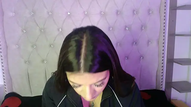 Abril Squirt online show from 10/13/25, 03:17