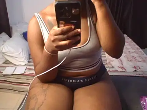 Snapshot of Miss_bambi chatting on 01/27/25, 09:13 Miss bambi online show from 01/27/25, 09:13