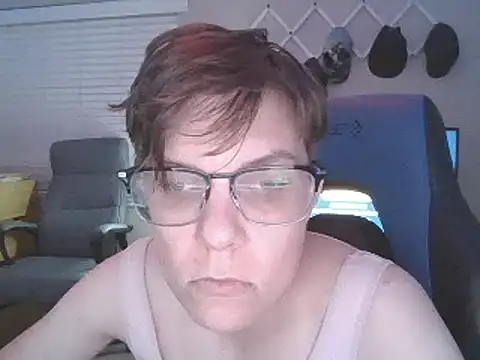 Snapshot of KaliSnow199623 chatting on 01/07/25, 04:18 KaliSnow199623 online show from 01/07/25, 04:18