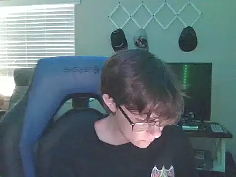 Snapshot of KaliSnow199623 chatting on 02/07/25, 12:42 KaliSnow199623 online show from 02/07/25, 12:42