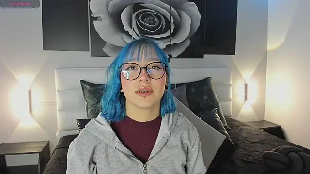 sofi bakerr online show from 10/08/25, 11:30