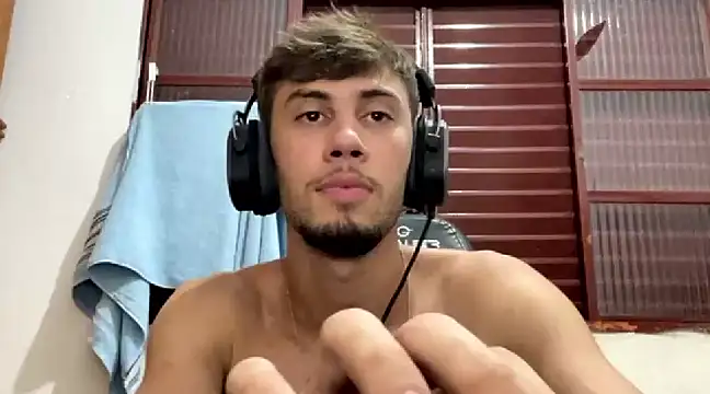 Snapshot of 1Hanz chatting on 02/28/25, 05:48 1Hanz online show from 02/28/25, 05:48