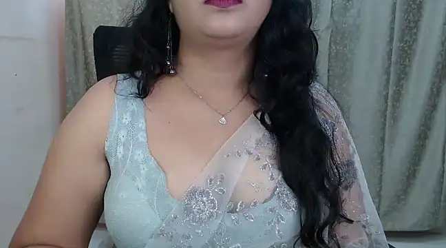 Snapshot of Inviting_Aanya chatting on 12/02/24, 03:47 Inviting Aanya online show from 12/02/24, 03:47