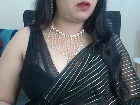 Snapshot of Inviting_Aanya chatting on 02/03/25, 01:30 Inviting Aanya online show from 02/03/25, 01:30
