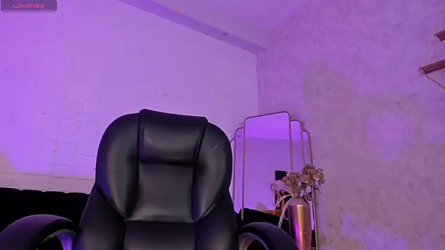 ViolettHansson online show from 10/09/25, 07:23