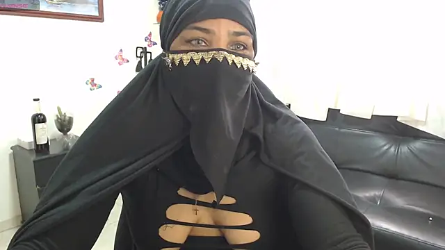 Snapshot of Aaliyah_brown chatting on 12/09/24, 03:11 Aaliyah brown online show from 12/09/24, 03:11