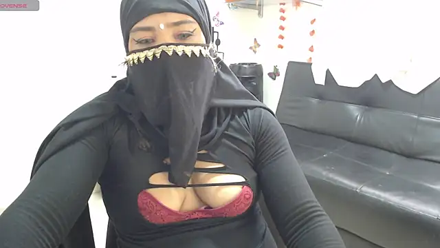 Snapshot of Aaliyah_brown chatting on 12/12/24, 09:15 Aaliyah brown online show from 12/12/24, 09:15