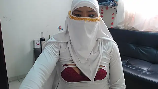 Snapshot of Aaliyah_brown chatting on 12/20/24, 05:40 Aaliyah brown online show from 12/20/24, 05:40