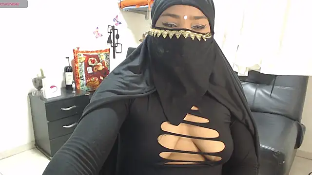 Snapshot of Aaliyah_brown chatting on 01/03/25, 08:54 Aaliyah brown online show from 01/03/25, 08:54