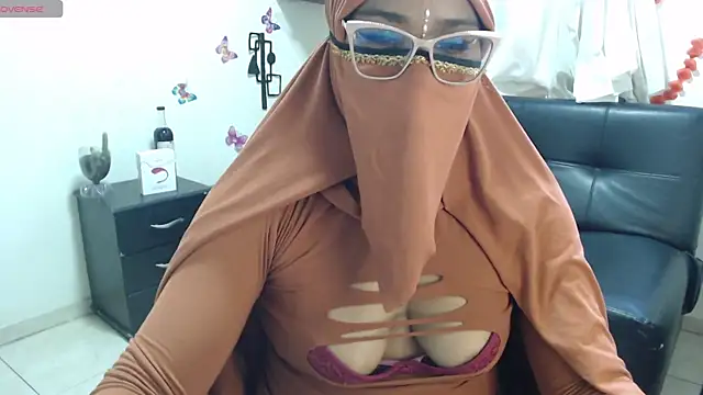 Snapshot of Aaliyah_brown chatting on 01/12/25, 11:39 Aaliyah brown online show from 01/12/25, 11:39